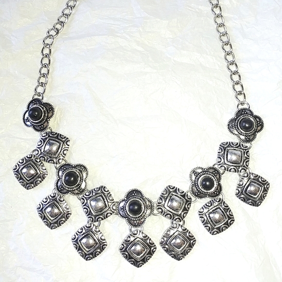 SILVER & BLACK CHOKER BOHO NECKLACE & EARRINGS - Picture 7 of 8